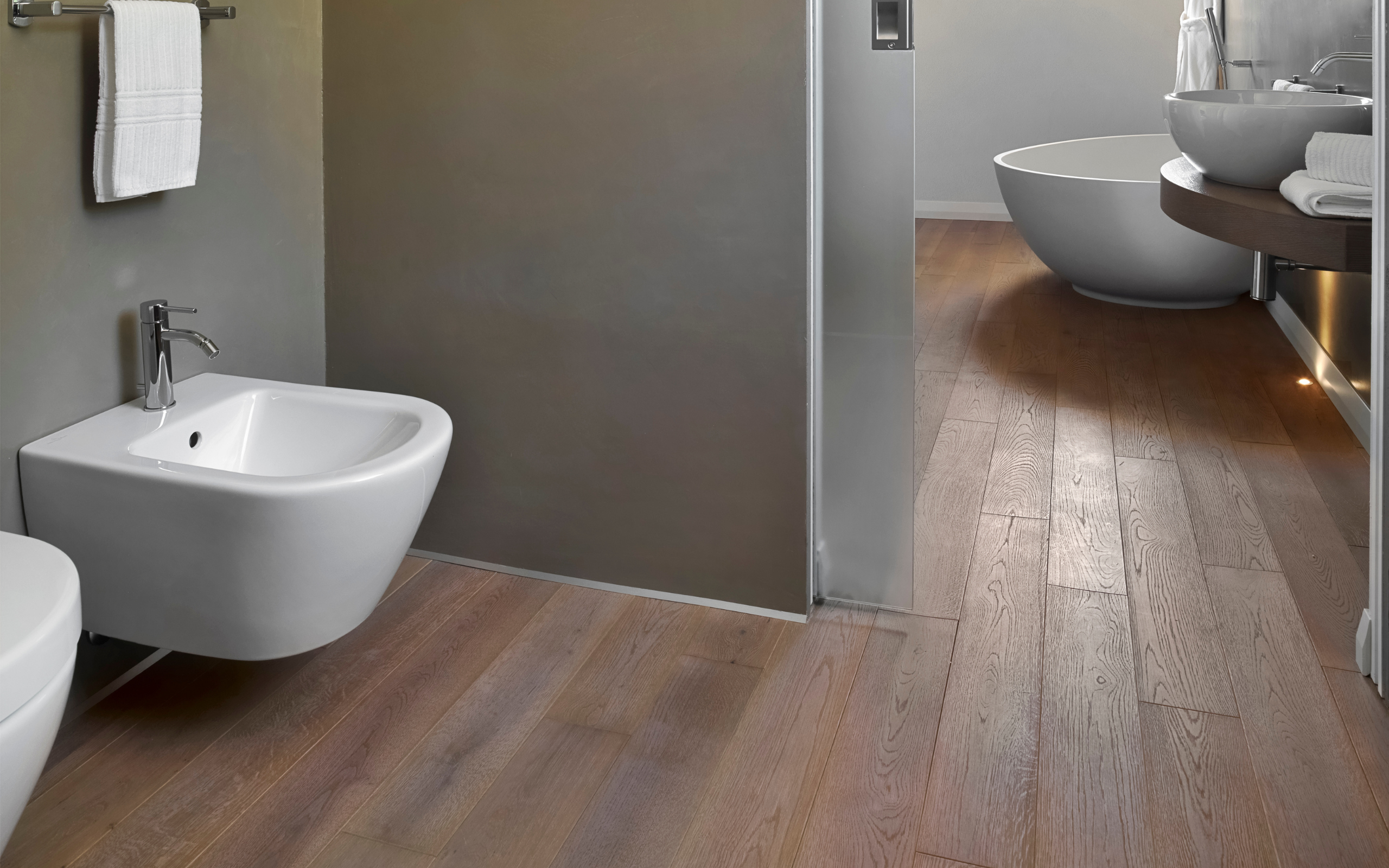 Professional-sheet-plank-install-Houston